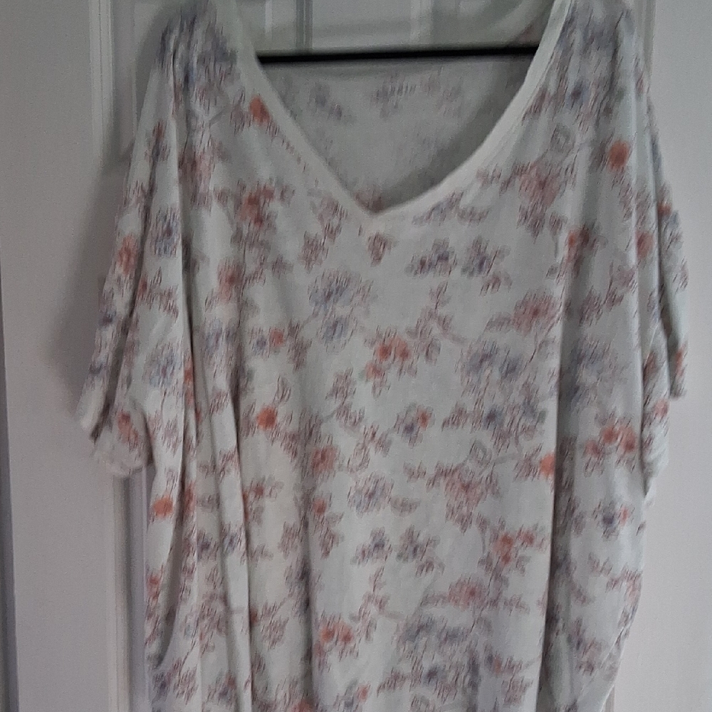 torrid Cream Floral V-Neck Tunic with Pink & Blue Print